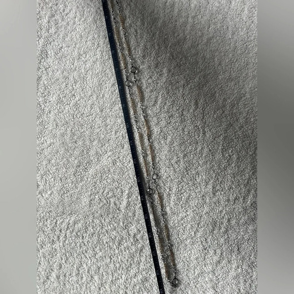 Marlyn Schiff long chain necklace, like new - Picture 5 of 9